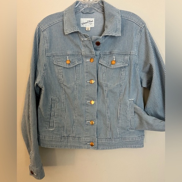 EUC Universal Thread Women’s Railroad Stripe Denim Jacket, Cropped; Size XS - Picture 2 of 9